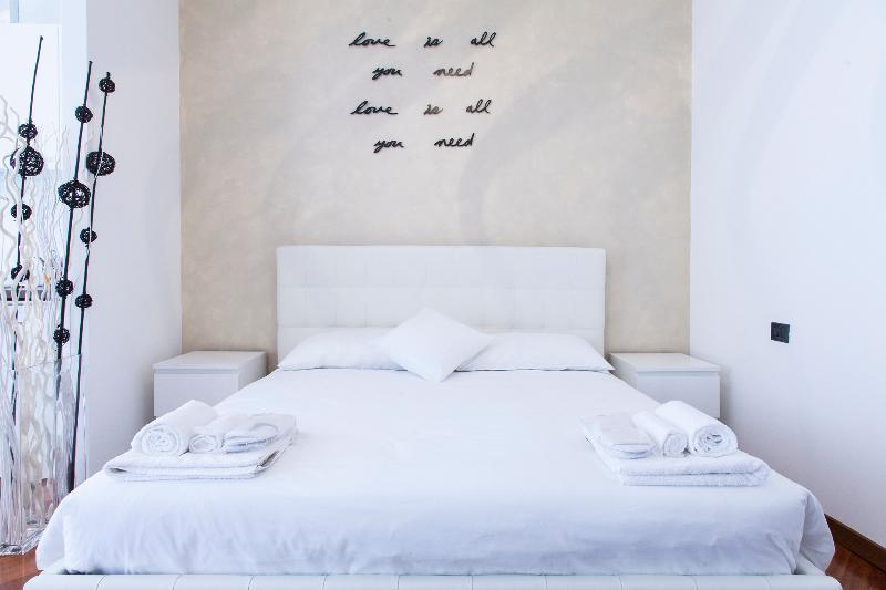 Hemeras Boutique Homes - Design Apartments In Milan Center Екстериор снимка